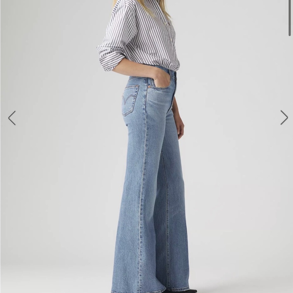Levi’s Ribcage Flare - Picture 4 of 4